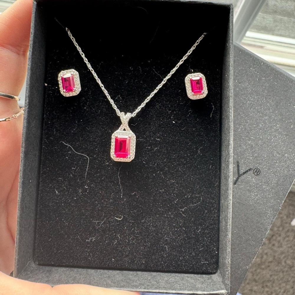 Elegant Silver and Pink Jewelry Set